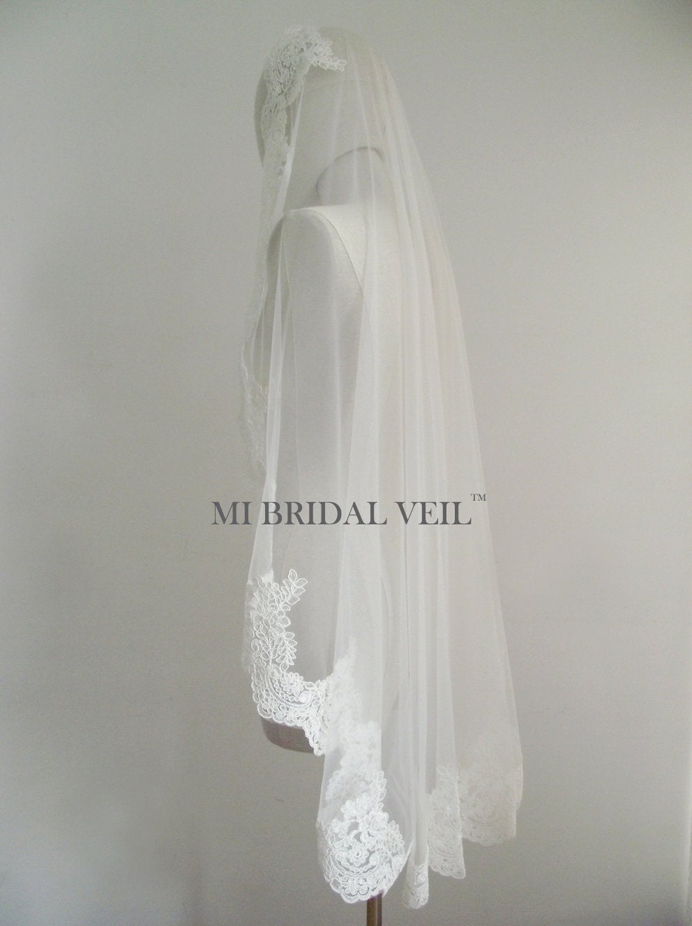 Mantilla Lace Veil, Elegant Rose Lace Veil Fingertip, Mi Bridal