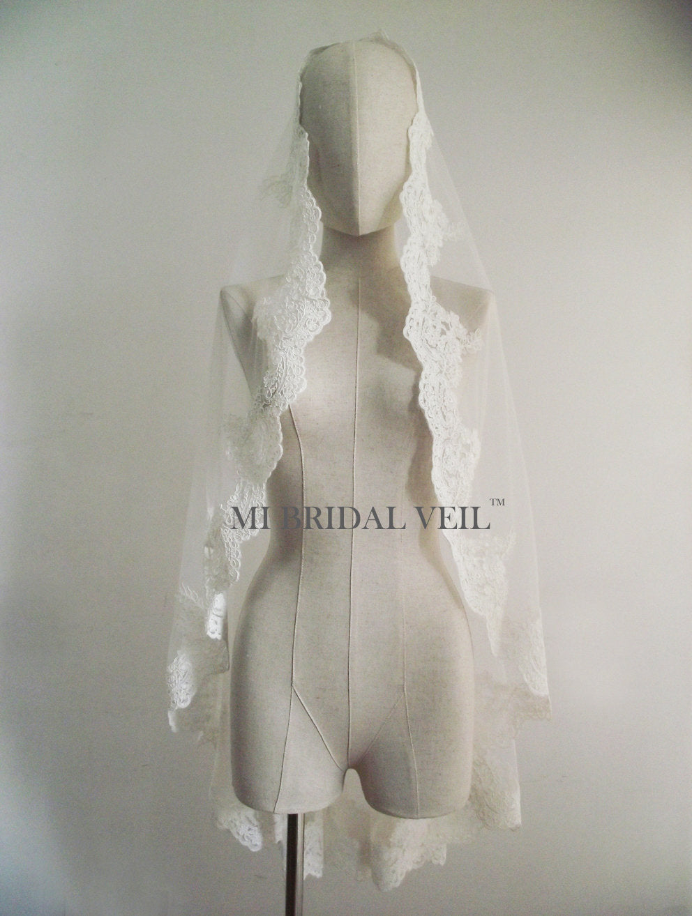 Mantilla Lace Veil, Elegant Rose Lace Veil Fingertip, Mi Bridal