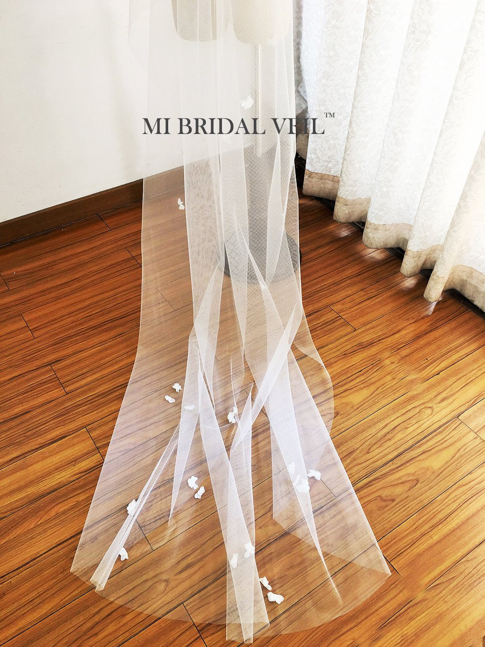 Wedding Veil w Flower, Chapel Boho Veil, Soft Beach Bridal Veil, Mi Bridal