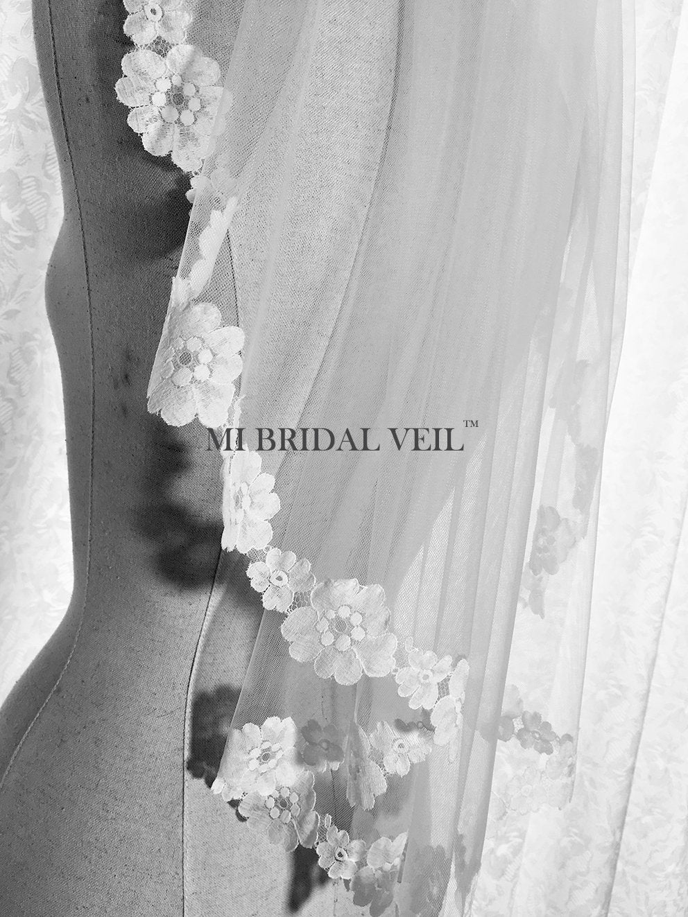 Lace Wedding Veil, Boho Flower Lace Bridal Veil Fingertip, Mi Bridal