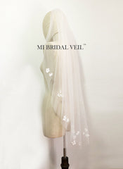 Wedding Veil w Flower, Boho Fingertip Petal Bridal Veil, Satin Flower w Rhinestone Soft Bridal Veil, Mi Bridal