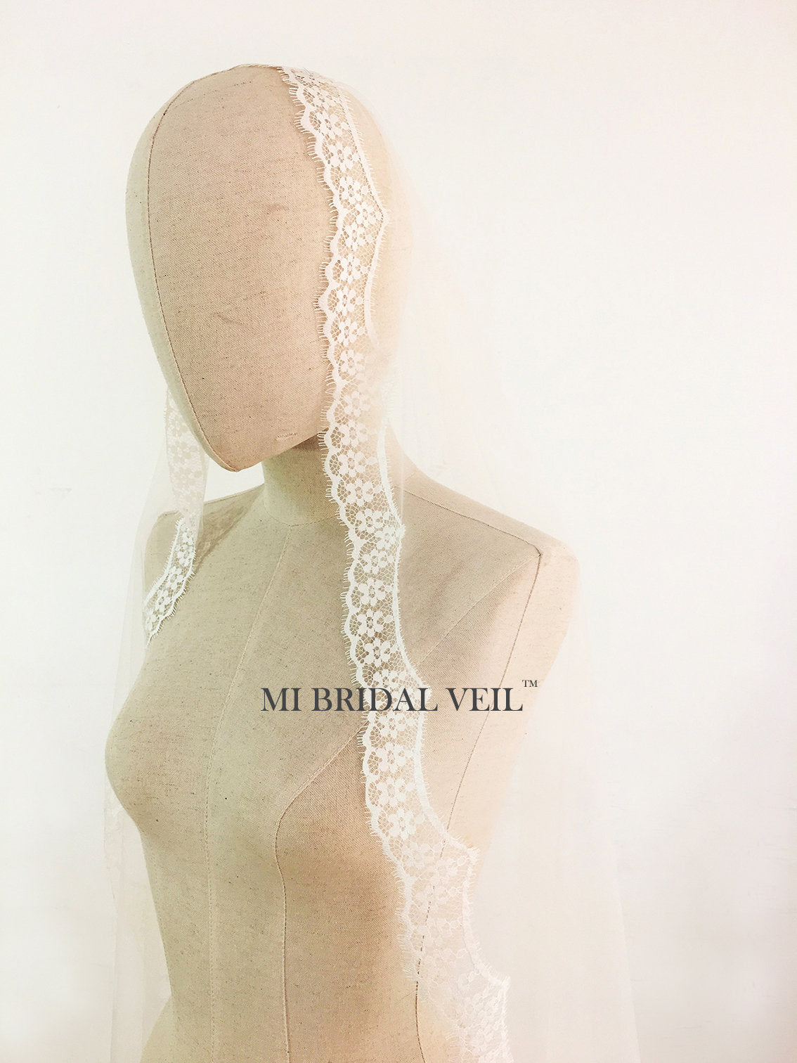 Boho Cathedral Lace Wedding Veil, Subtle Flower Lace Brial Veil Mi Bridal