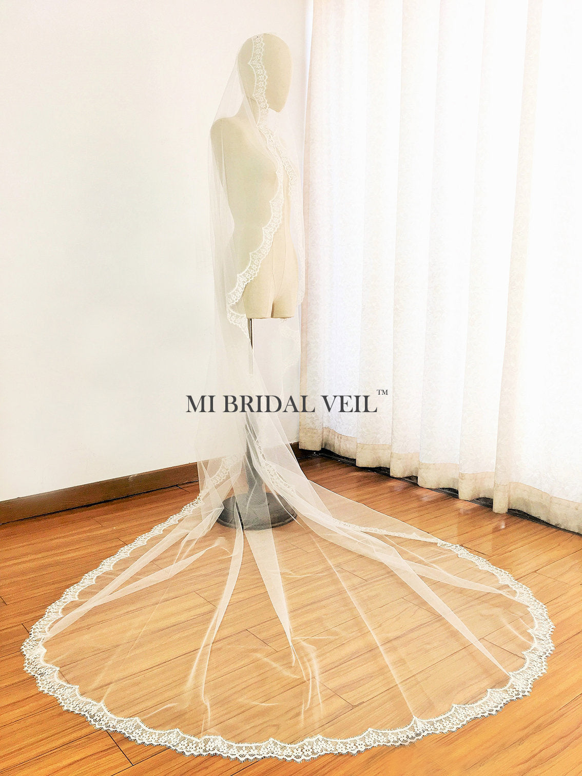 Boho Cathedral Lace Wedding Veil, Subtle Flower Lace Brial Veil Mi Bridal
