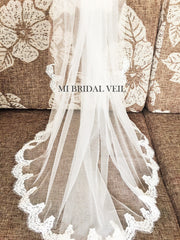 Lace Wedding Veil, Fingertip Lace Bridal Veil, Small EyelashLace at Chest, Mi Bridal