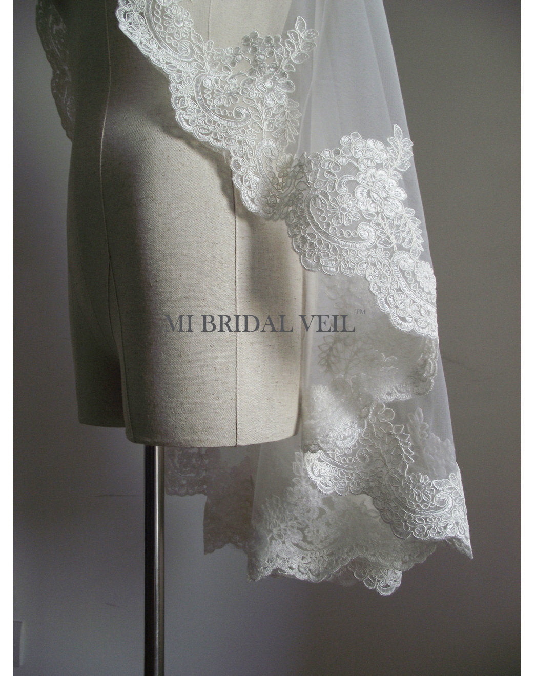 Mantilla Lace Veil, Elegant Rose Lace Veil Fingertip, Mi Bridal