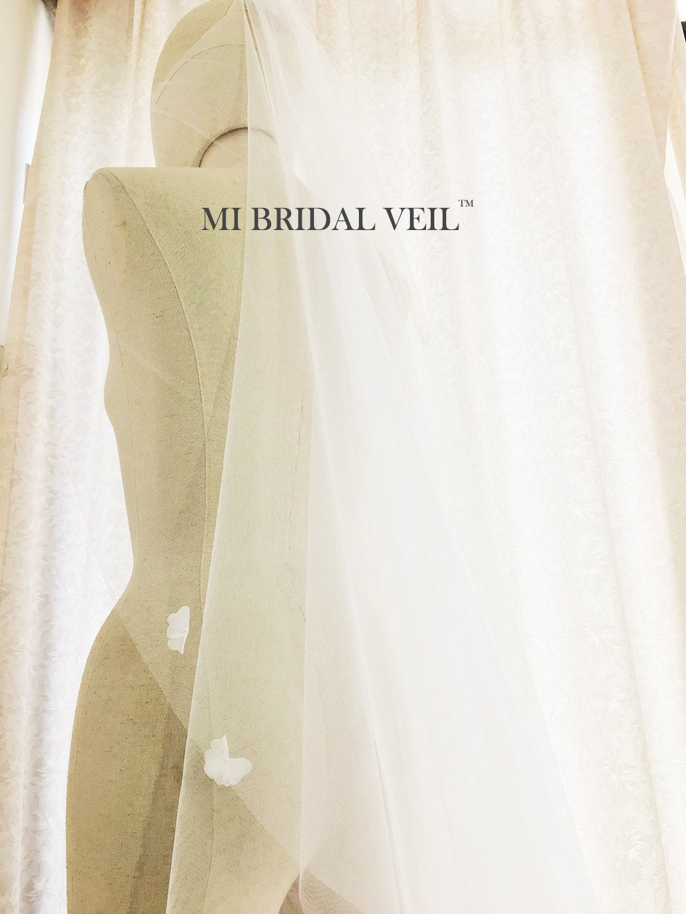 Wedding Veil w Flower, Chapel Boho Veil, Soft Beach Bridal Veil, Mi Bridal