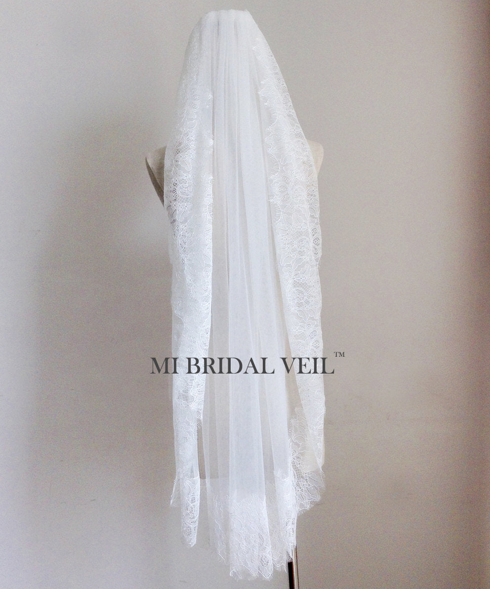 Lace Wedding Veil, Fingertip Chantilly Lace Bridal Veil, Boho Bridal Veil, Mi Bridal