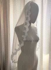 Lace Wedding Veil, Small Eyelash Lace Veil, Fingertip Single Tier Lace Veil, Mi Bridal